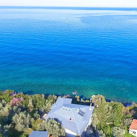 Dionysos Luxury Hotel *